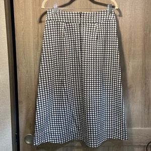 Cabi Houndstooth Skirt